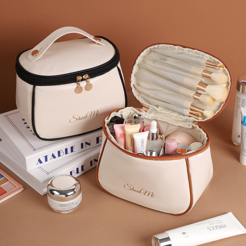 Travel Large Capacity Makeup B - Skincare D'Alba recension och pris