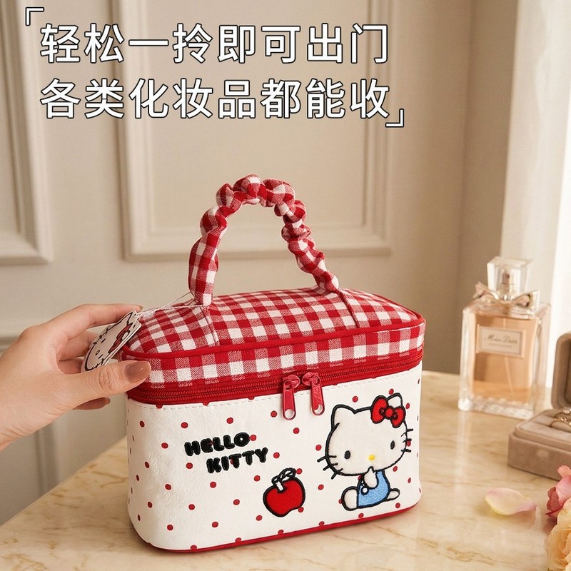 Hello Kitty Makeup Organizer B - Skincare D'Alba recension och pris