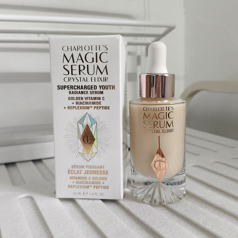 New Charlotte Tilbury Magic Di - Snail Mucin Essence recension och pris